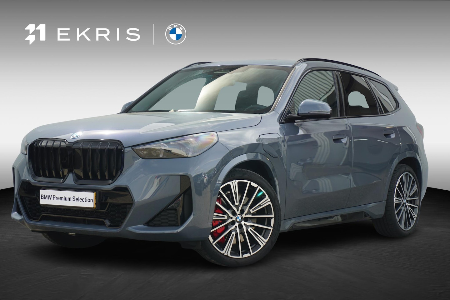 BMW X1 - xDrive25e M Sportpakket Pro 20'' / Panoramadak / Harman Kardon / Elektrisch verstelbare st - AutoWereld.nl