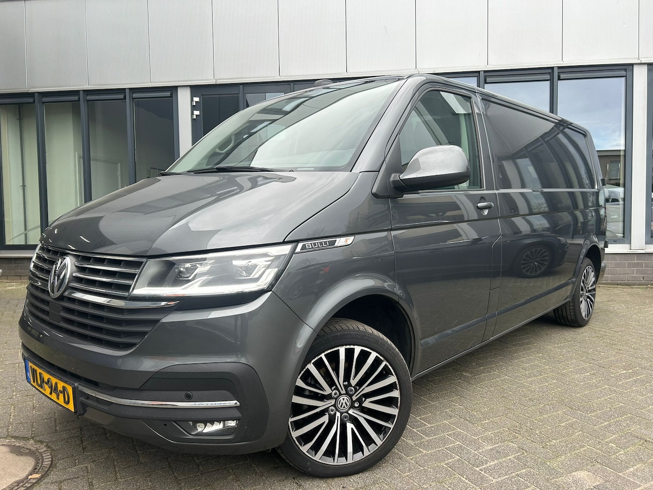 Volkswagen Transporter - 2.0 TDI L2H1 28 Bulli Apple, carplay, stoelverwarming, airco, EURO 6 - AutoWereld.nl