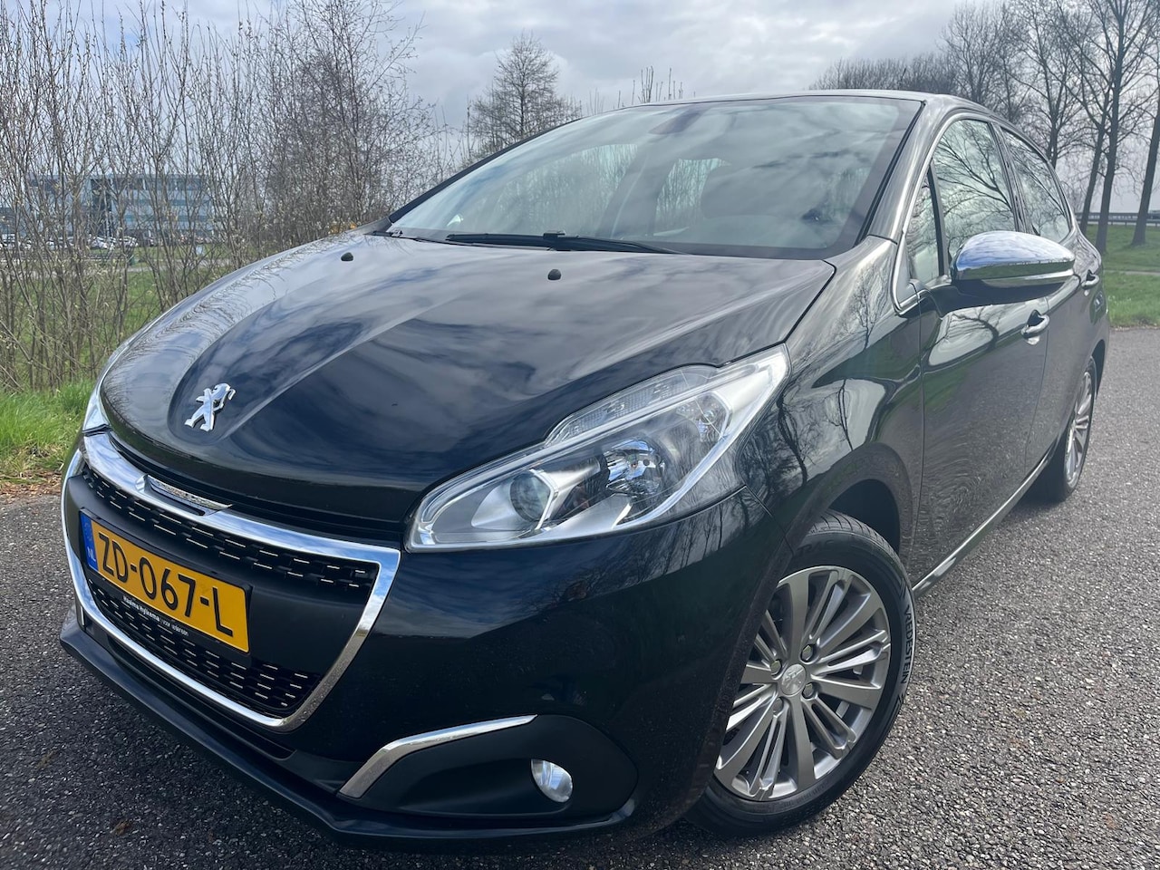 Peugeot 208 - 1.2 PureTech Blue Lease Allure 1.2 PureTech Blue Lease Allure - AutoWereld.nl