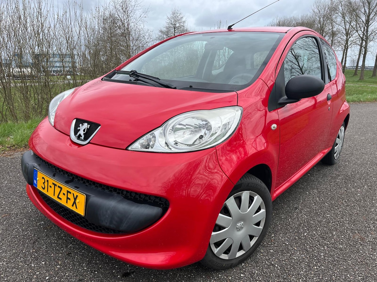 Peugeot 107 - 1.0-12V XR 1.0-12V XR - AutoWereld.nl
