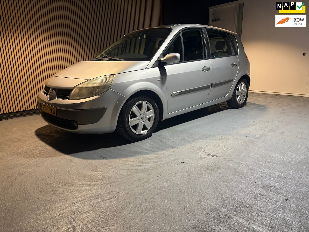 Renault Scénic - 2.0-16V Dynamique 2.0-16V Dynamique - AutoWereld.nl