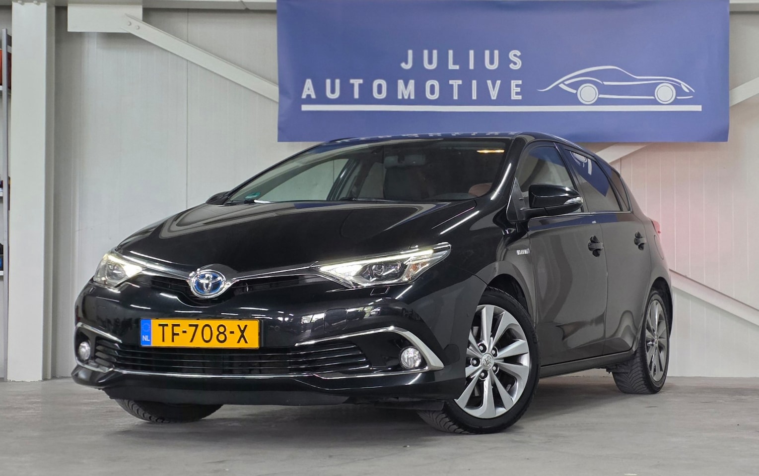 Toyota Auris - 1.8 Hybrid Lease Pro Dealer Onderhouden Trekhaak Garantie Mooi! - AutoWereld.nl