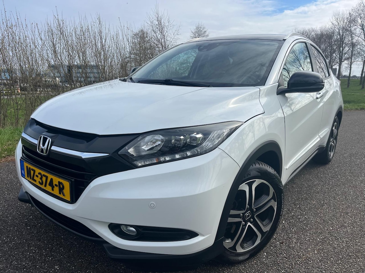 Honda HR-V - 1.5 i-VTEC Executive 1.5 i-VTEC Executive - AutoWereld.nl