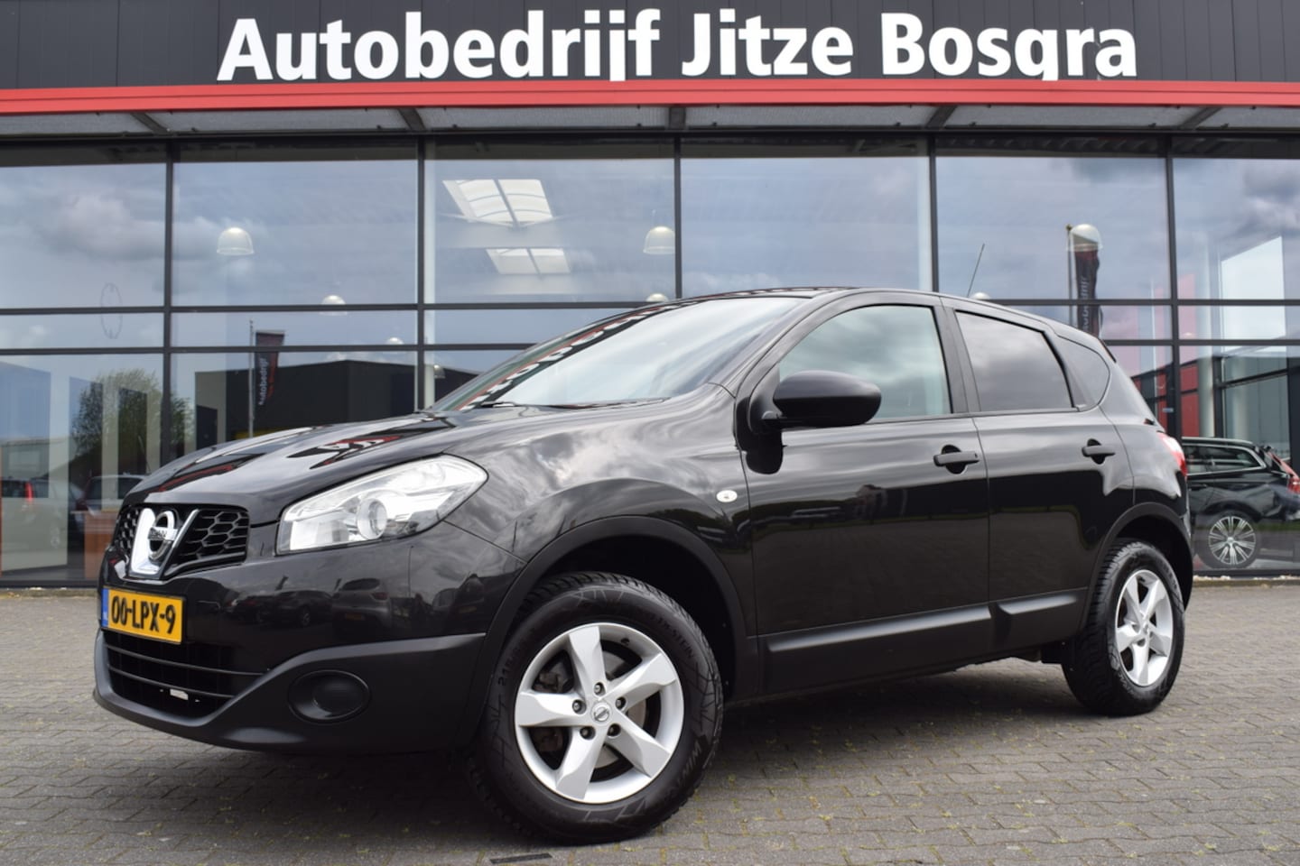 Nissan Qashqai - 1.6 Visia Airco | Telefonie | Trekhaak | Originele Audio | Volledig Onderhouden!! - AutoWereld.nl