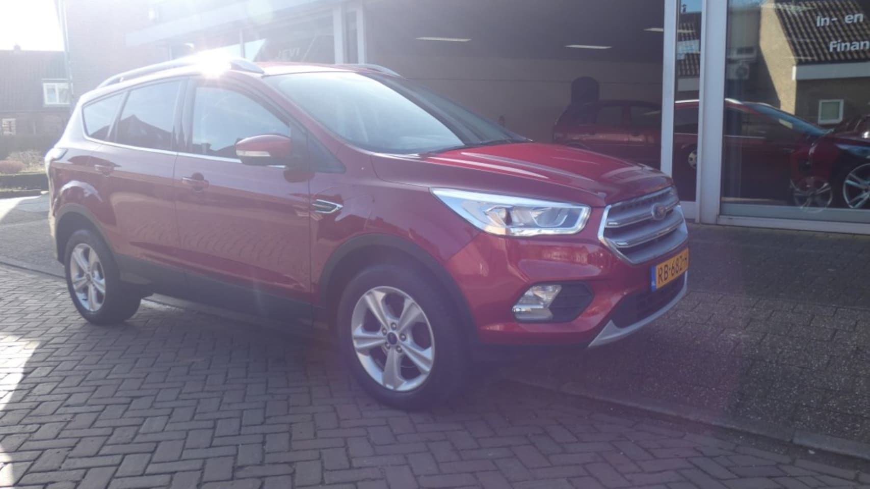 Ford Kuga - 1.5 EcoBoost  Trend-Ultimate * NAVI * A.C * CRUISE * TREKHAAK * L.M.V 17* CAMERA * - AutoWereld.nl