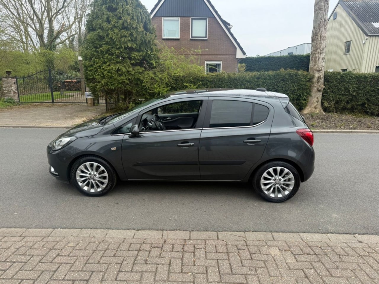 Opel Corsa-e - 1.4 Innovation*lichtmetaal*cruise control*ecc* - AutoWereld.nl