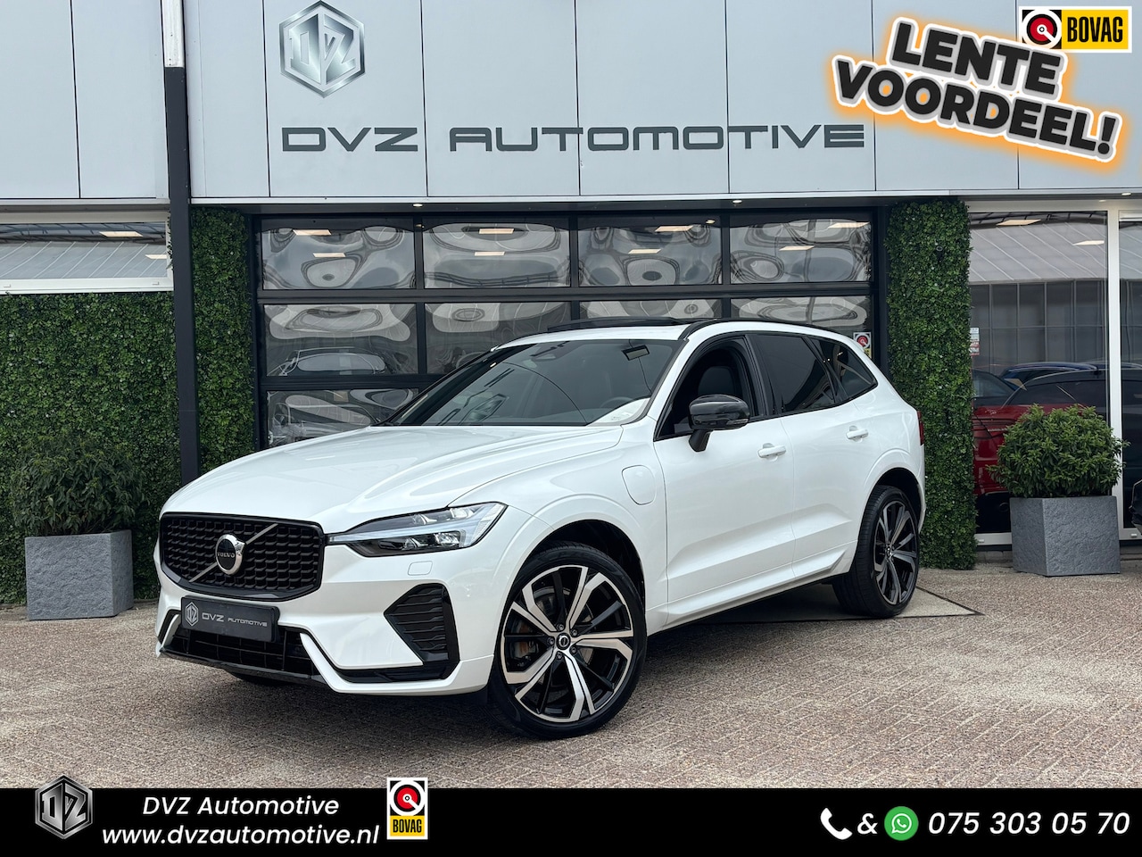 Volvo XC60 - 2.0 T6 Plug-in hybrid AWD Ultimate Dark | Pano | H/K Sound | Surround View | Trekhaak - AutoWereld.nl