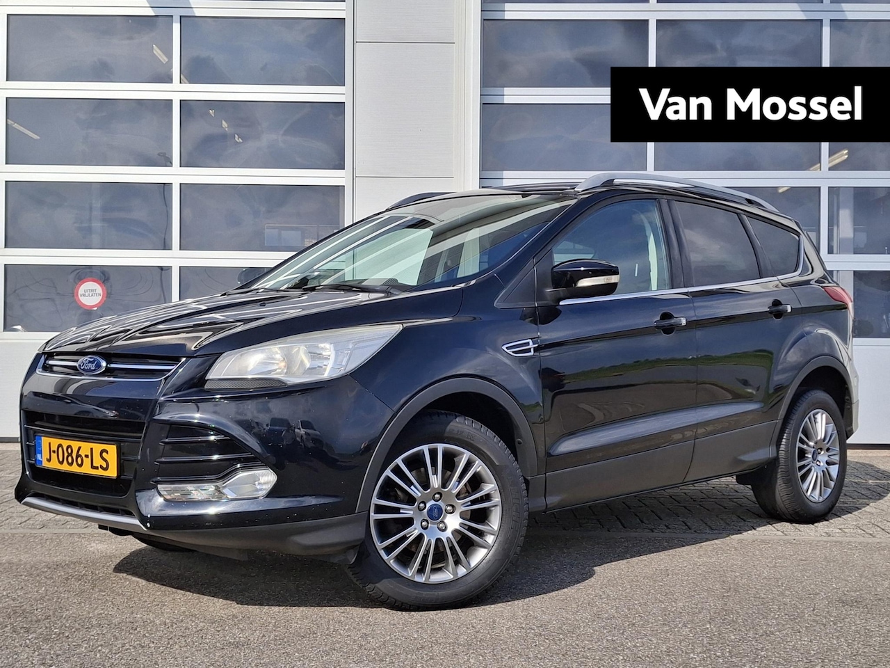 Ford Kuga - 1.6 Titanium | Stoelverwarming | Voorruitverwarming | Automatische Verlichting | Cruise Co - AutoWereld.nl