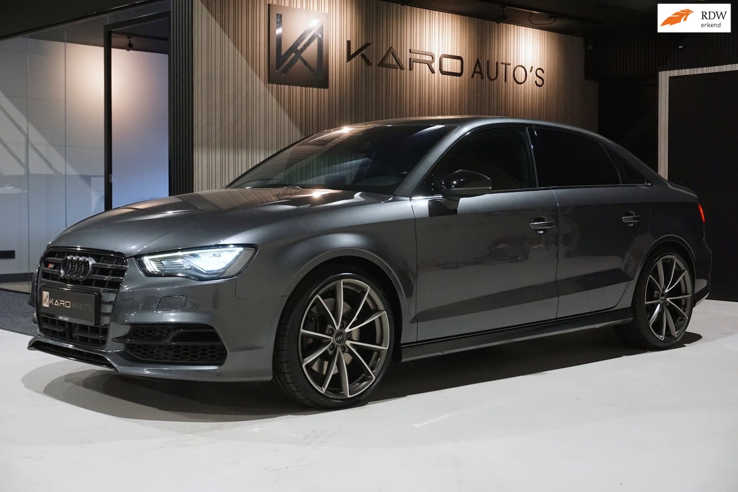 Audi S3 - Limousine 2.0 TFSI AUT Quattro Led Leer ACC Navi Cam - AutoWereld.nl
