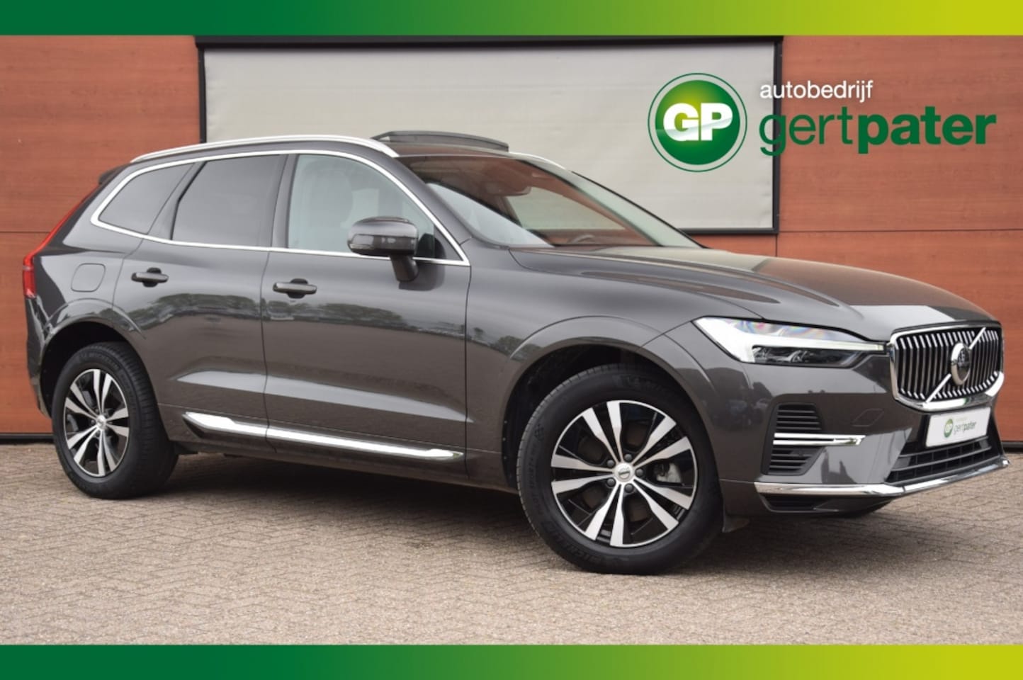 Volvo XC60 - T6 Plug-in Hybrid 350PK Essential Bright Long Range Pano/LED/PDC - AutoWereld.nl
