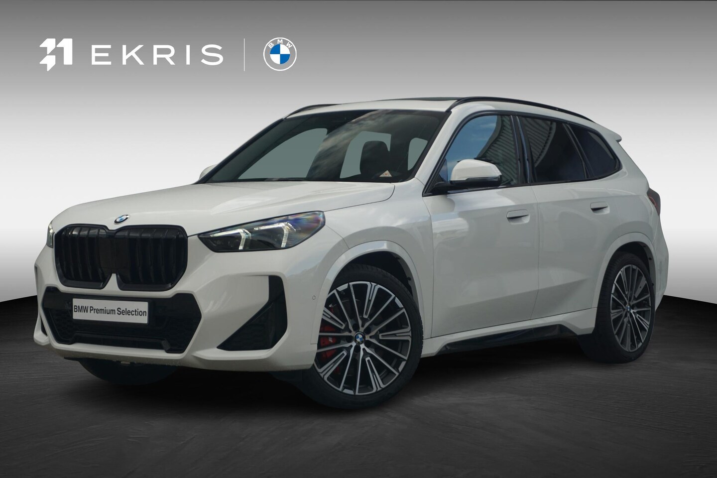 BMW X1 - sDrive20i M Sport Pro / Trekhaak / Panoramadak / Keyless entry / Adaptieve LED koplampen / - AutoWereld.nl