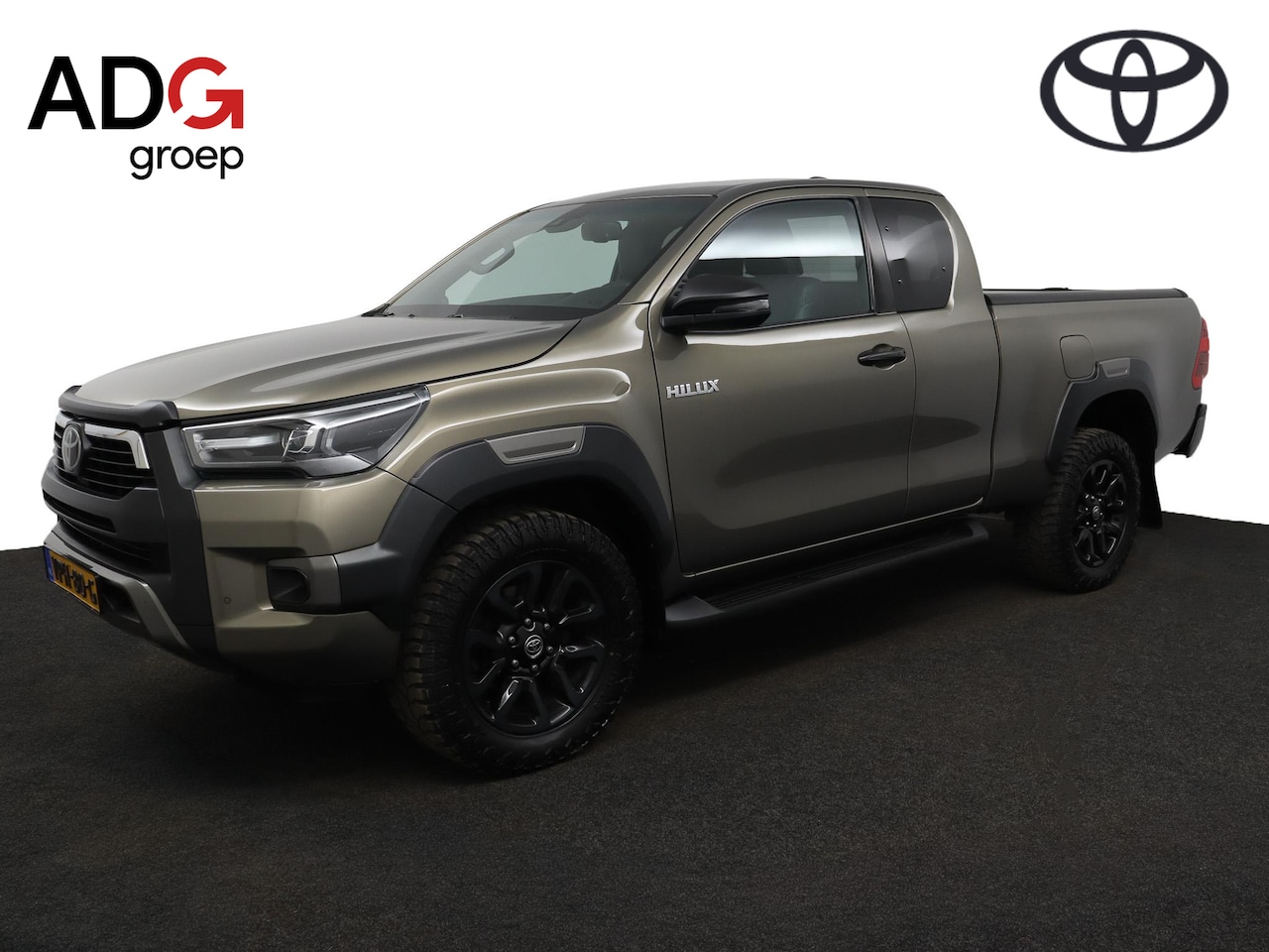 Toyota HiLux - 2.8 D-4D Xtra Cab Invincible | Automaat | Leder | Tonneau | Navigatie | - AutoWereld.nl