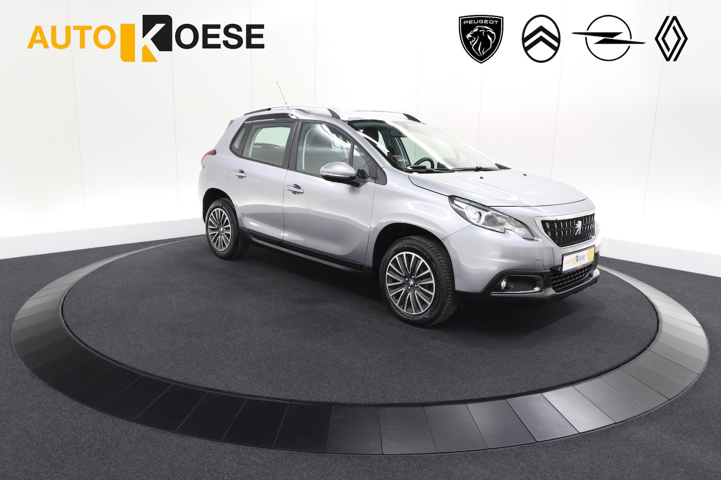 Peugeot 2008 - PureTech 110 Blue Lion | Trekhaak | Apple Carplay | Parkeersensoren - AutoWereld.nl