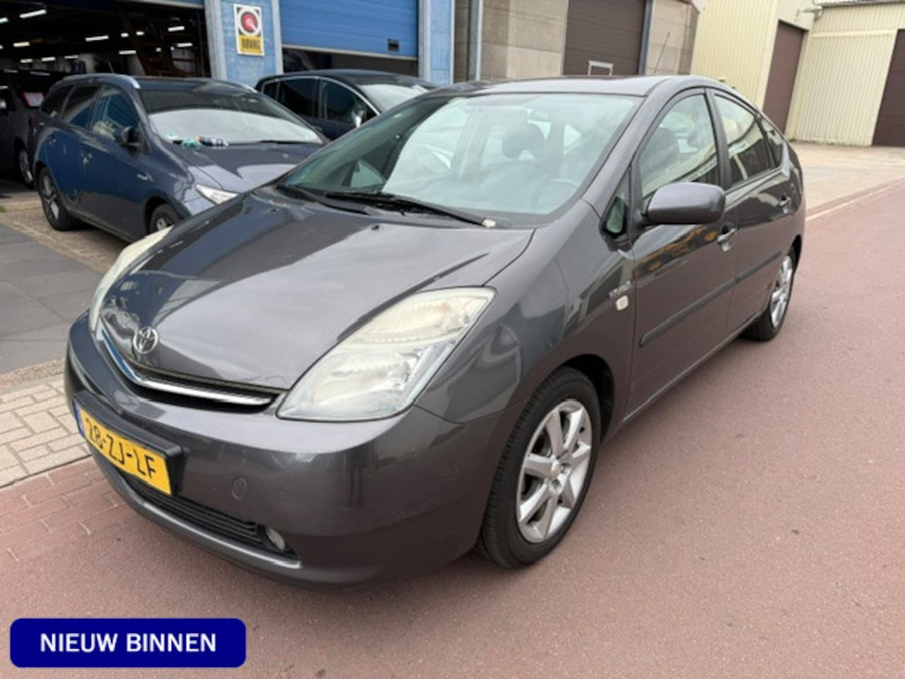 Toyota Prius - 1.5 VVT-i Tech Edition 2008 Navigatie Camera Keyless Luxe uitvoering van de 2e eigenaar. - AutoWereld.nl