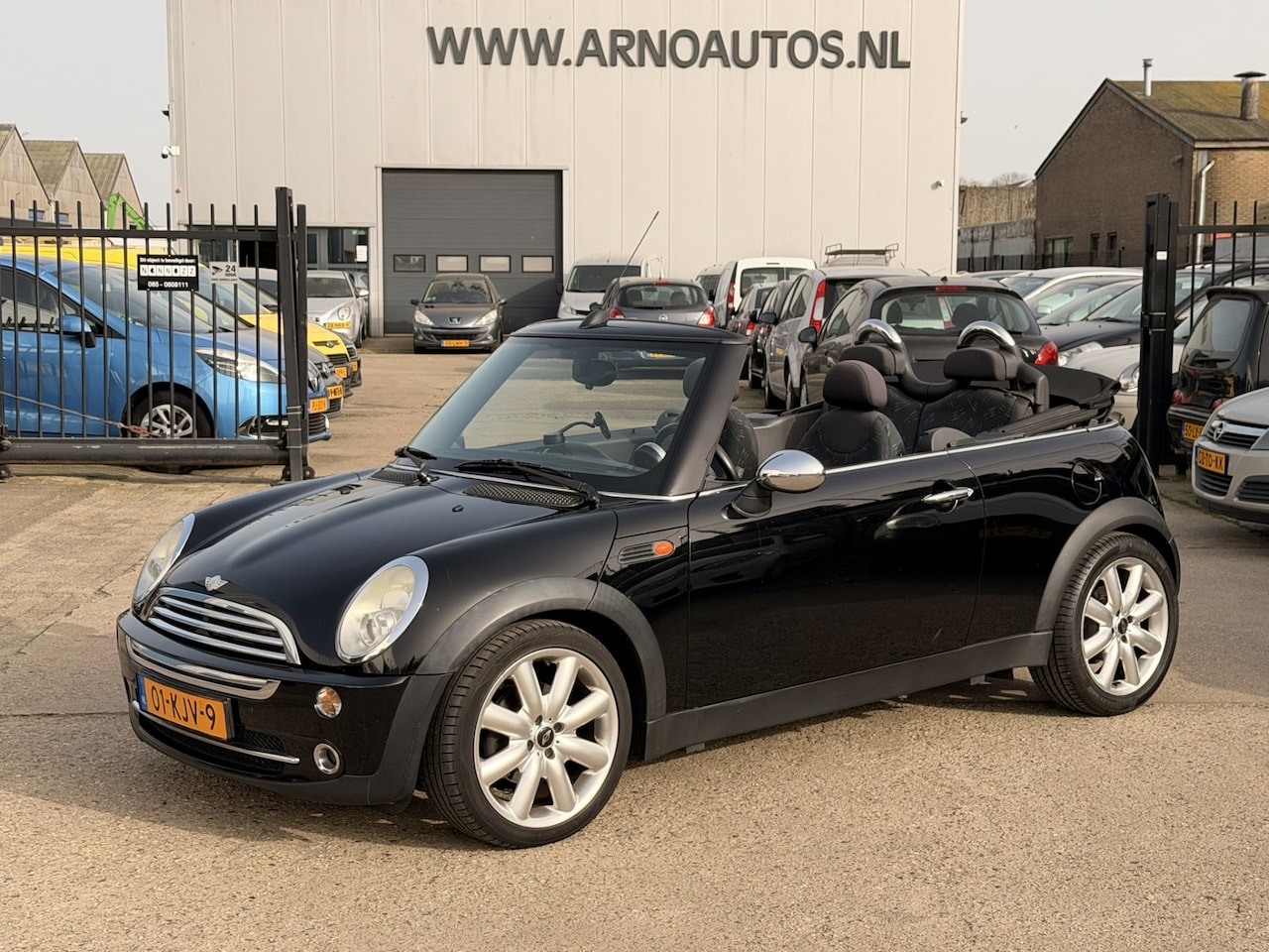 MINI Cabrio - 1.6 One Mini 1.6 One, AIRCO, ELEK-DAK, ELEK-RAMEN, AIRBAGS, CENT-VERGRENDELING, LM-VELGEN, YOUNGTI - AutoWereld.nl