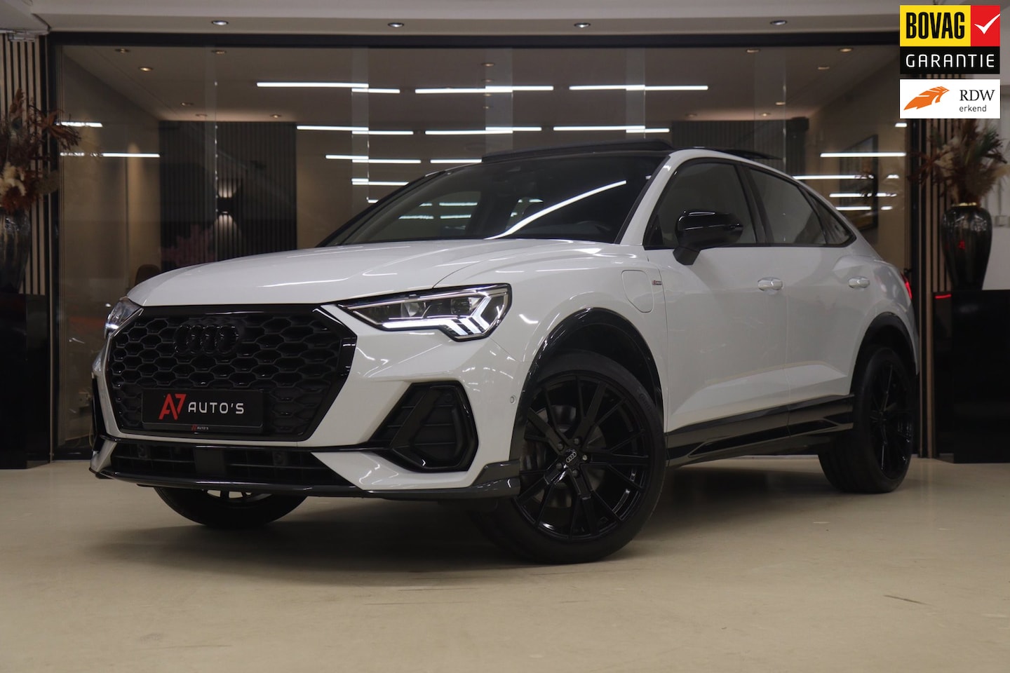 Audi Q3 Sportback - 45 TFSI e S Edition 3X S-Line /PANO/KEYLES/STOELV/BOMVOL - AutoWereld.nl