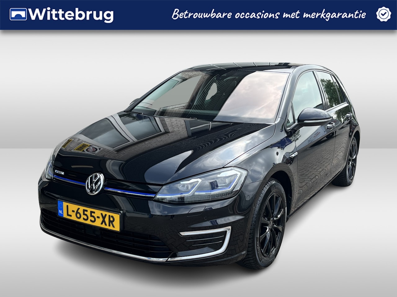 Volkswagen e-Golf - E-dition / SOH 94%/ AUTOMAAT/ WARMTEPOMP/ ACC/ DODEHOEK/ PARK.SESOREN V+A/ CAMERA/ STOELVE - AutoWereld.nl