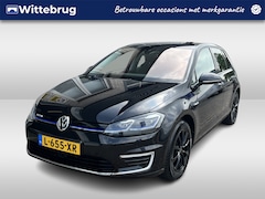 Volkswagen e-Golf - E-dition / SOH 94%/ AUTOMAAT/ WARMTEPOMP/ ACC/ DODEHOEK/ PARK.SESOREN V+A/ CAMERA/ STOELVE