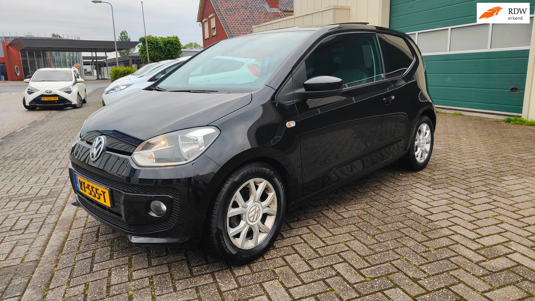 Volkswagen Up! - 1.0 cheer up! BlueMotion Airco , stoelverwarming,Panoramadak - AutoWereld.nl