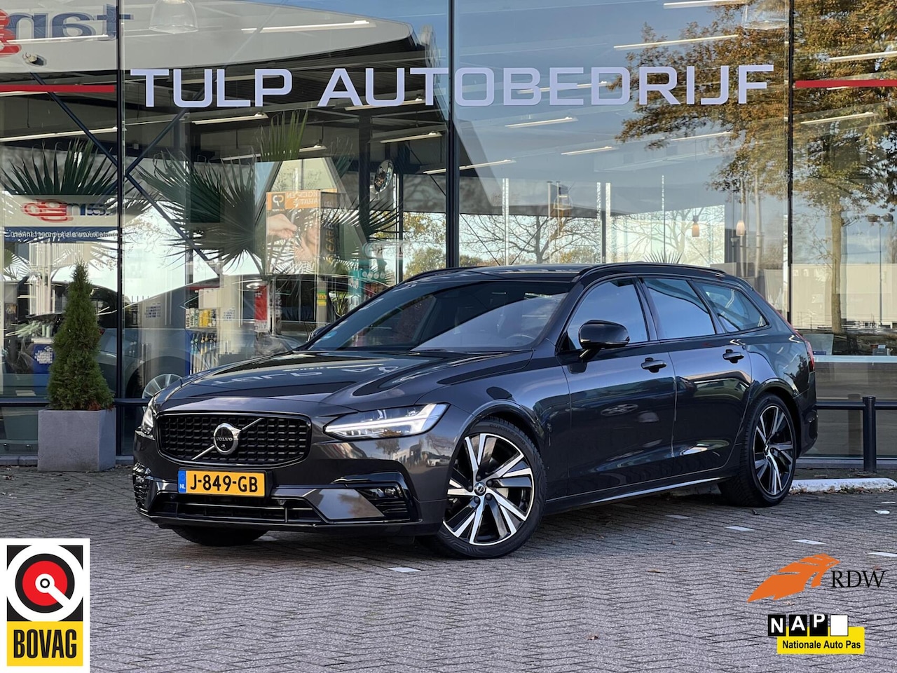 Volvo V90 - 2.0 B5 R-Design Leder Dak HUD H&K Trekh NAP 2020 - AutoWereld.nl