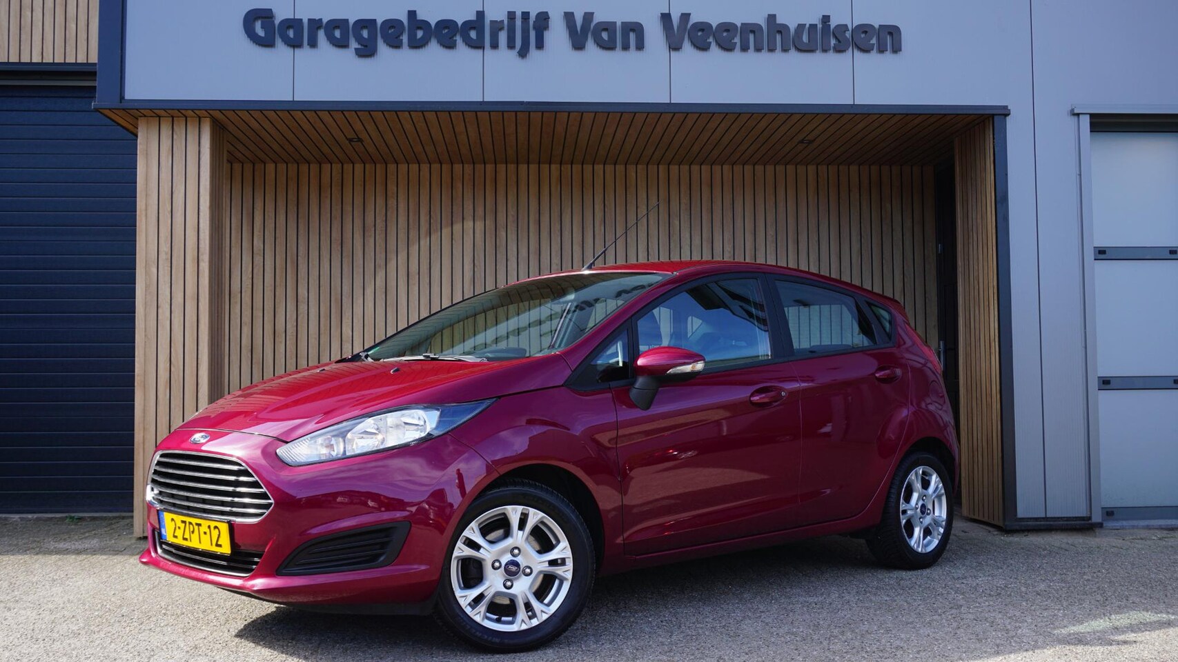 Ford Fiesta - 1.0 65pk 5Drs Style Airco Navi Trekhaak 15inch LM Bluetooth *DIS.RIEM V.V.* NL auto 97107k - AutoWereld.nl