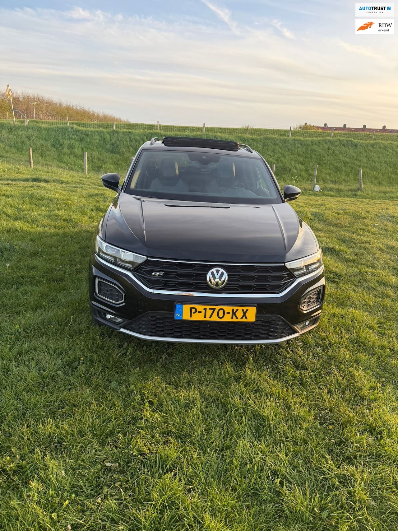 Volkswagen T-Roc - 1.5 TSI Sport R-Line|Pano|Camera|Sfeer - AutoWereld.nl