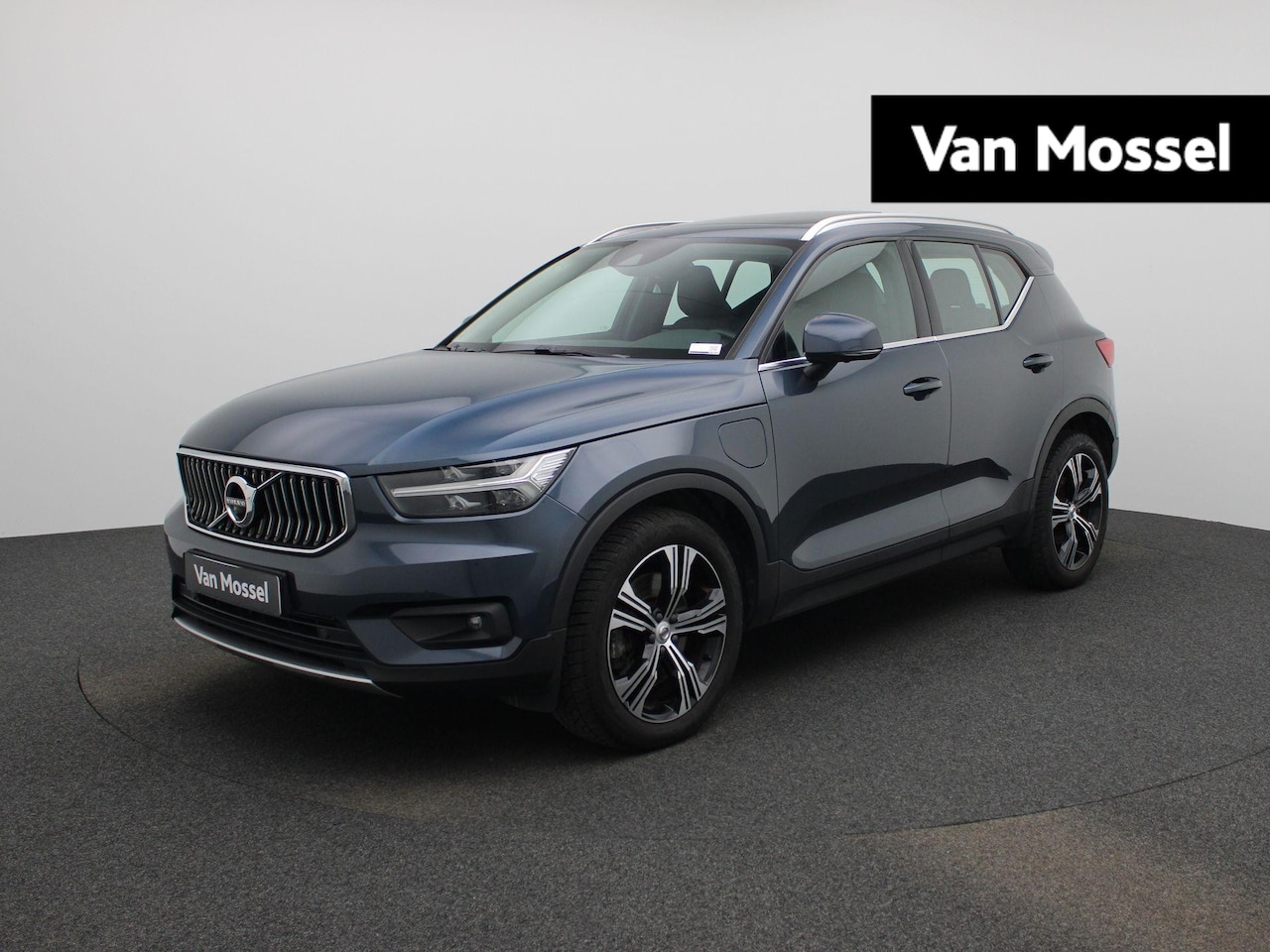 Volvo XC40 - 1.5 T4 Recharge Inscription | Automaat | Panoramadak | Trekhaak | Apple Carplay / Android - AutoWereld.nl