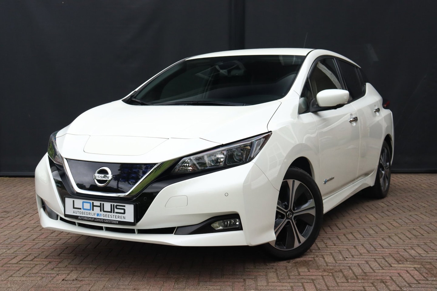 Nissan LEAF - N-Connecta 40 kWh Keyless | Carplay | 360 | ACC | Navi - AutoWereld.nl