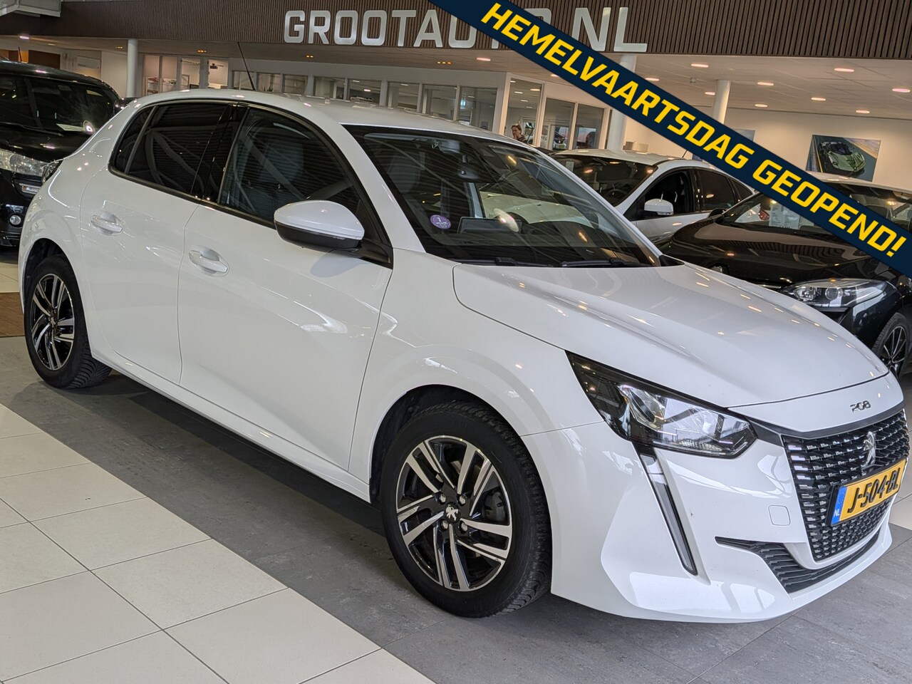 Peugeot 208 - 1.2 PureTech Blue Lease Allure Automaat Airco, Cruise Control, 3D Cockpit - AutoWereld.nl