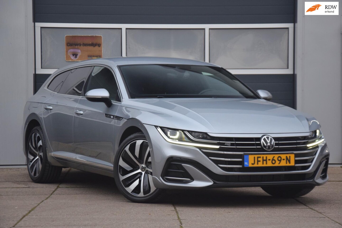 Volkswagen Arteon Shooting Brake - 1.4 TSI eHybrid R-Line Business+ ELEKTRISCHE TREKHAAK/19" VELGEN/CAMERA - AutoWereld.nl