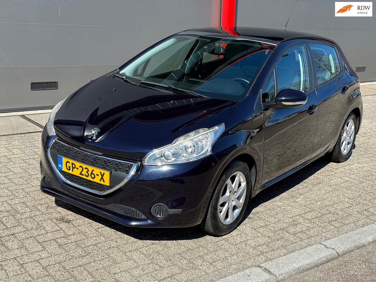 Peugeot 208 - 1.2 VTi Allure | Distributieriem vervangen | NAVI - AutoWereld.nl