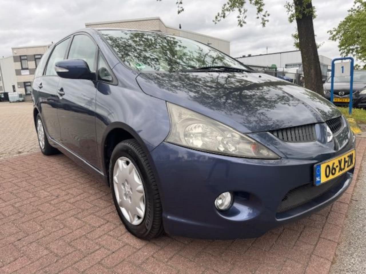 Mitsubishi Grandis - 2.4-16V Inform 7Persoons Airco,Navigatie - AutoWereld.nl