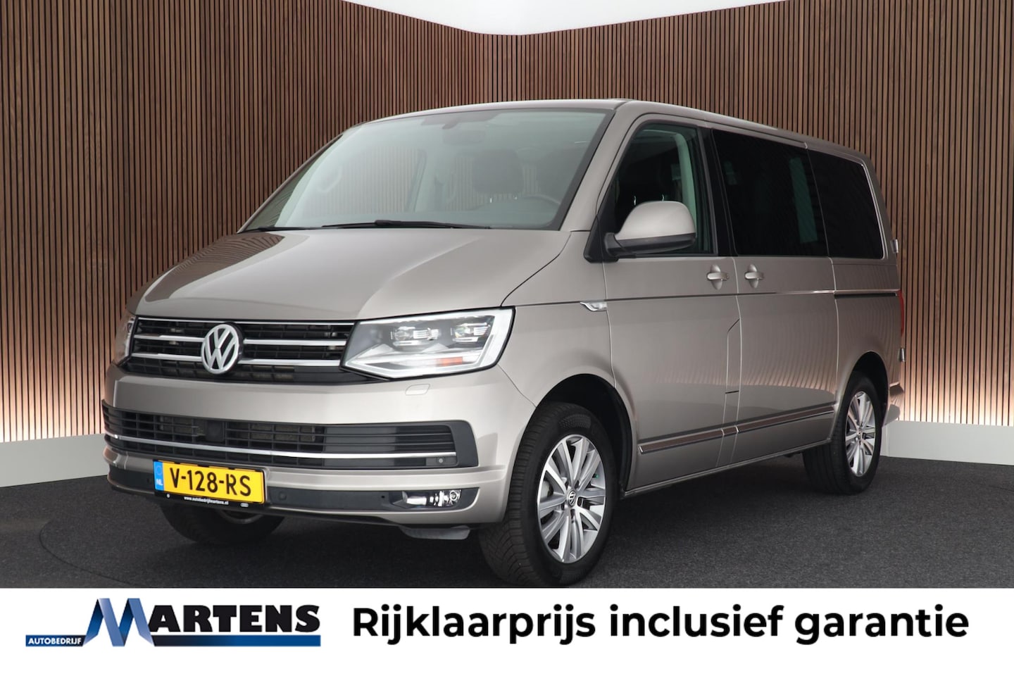 Volkswagen Transporter Caravelle - 2.0 TDI 204pk DSG L1H1 Caravelle Marge! Trekhaak Leder Navigatie Led Koplampen ACC - AutoWereld.nl