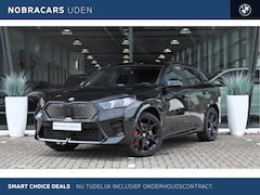 BMW iX2 - xDrive30 M Sport Edition / Panoramadak / Sportstoelen / M Adaptief onderstel / Stuurverwar