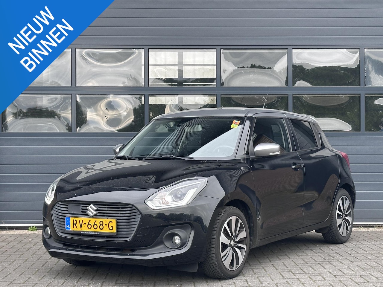 Suzuki Swift - 1.2 STIJL SMART HYBRID I APPLE CARPLAY I CRUISE CONTROL I P-CAMERA - AutoWereld.nl
