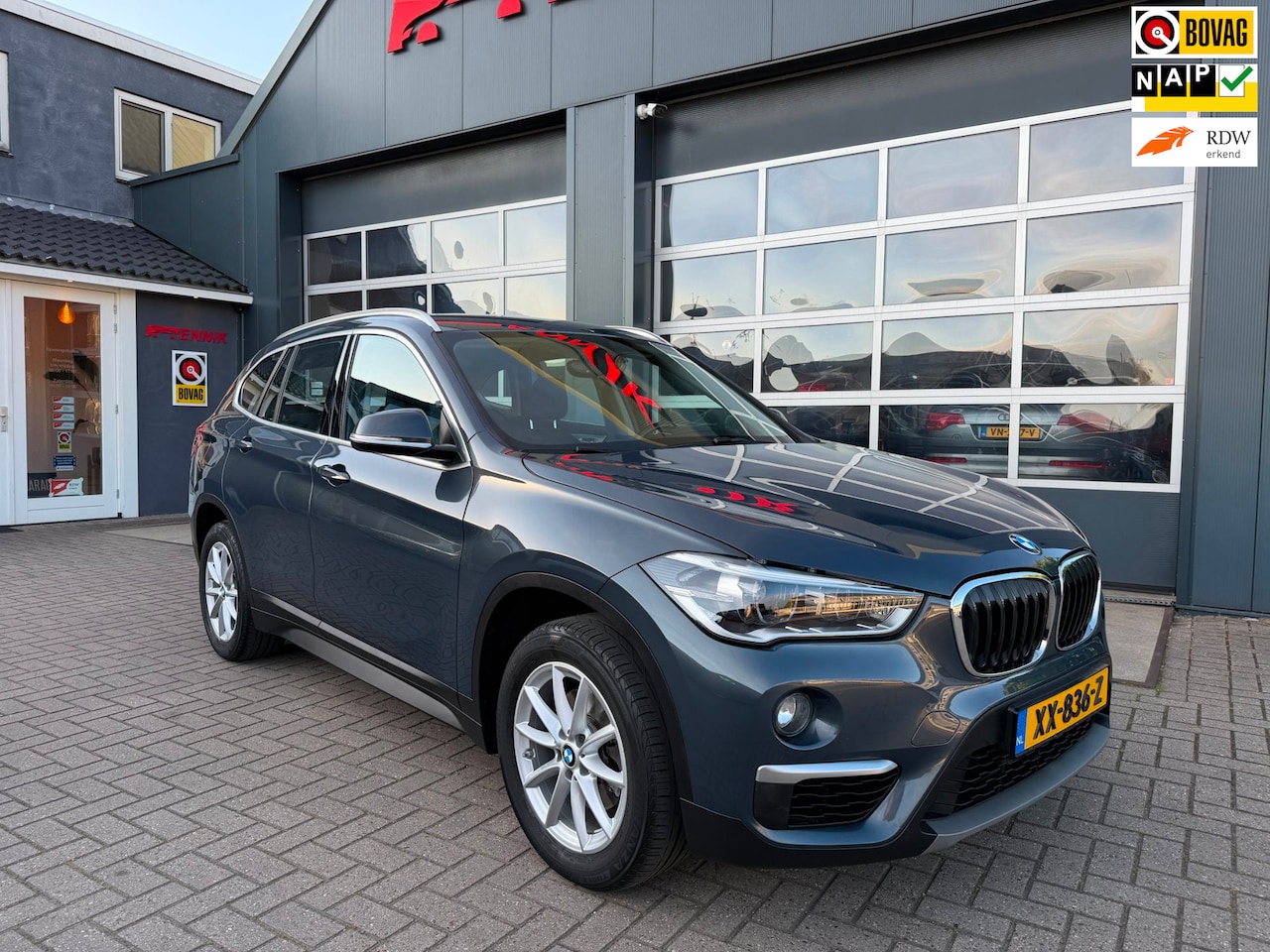 BMW X1 - SDrive18i Executive Edition / ACC / Head-Up / Led / Trekhaak / Rijklaar !. - AutoWereld.nl