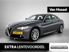 Alfa Romeo Giulia - 2.0T Super | Trekhaak | Memory stoelen | PDC |
