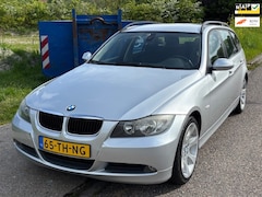 BMW 3-serie Touring - 318i High Executive ECC Audio/CD Electric pakket ABS LMV 18" PDC ESP Cruise Trekhaak Deale