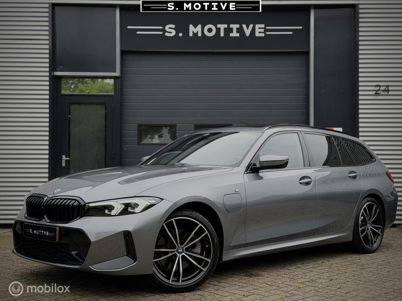 BMW 3-serie Touring - 330e M-Pakket, Pano, Memory, 360, Headup - AutoWereld.nl