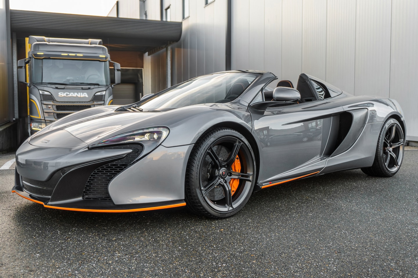 McLaren 650S - Spider - Titanium Silver - Carbon - Lift - Meridian - AutoWereld.nl