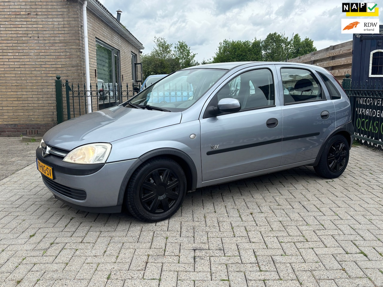 Opel Corsa - 1.2-16V Njoy | nieuwe apk | zeer nette auto | 5drs | trekhaak ! - AutoWereld.nl