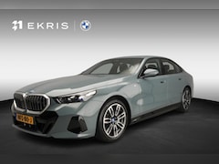 BMW i5 - Sedan eDrive40 | M-Sportpakket | LED | Navigatie | Trekhaak | Active cruise | Sportstoelen