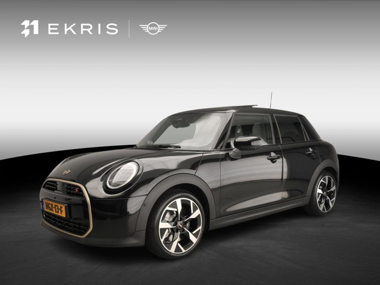 MINI Cooper S - 5-deurs Automaat / Panoramadak / Harman-Kardon / JCW stoelen / LED / Active cruise / Alu w - AutoWereld.nl