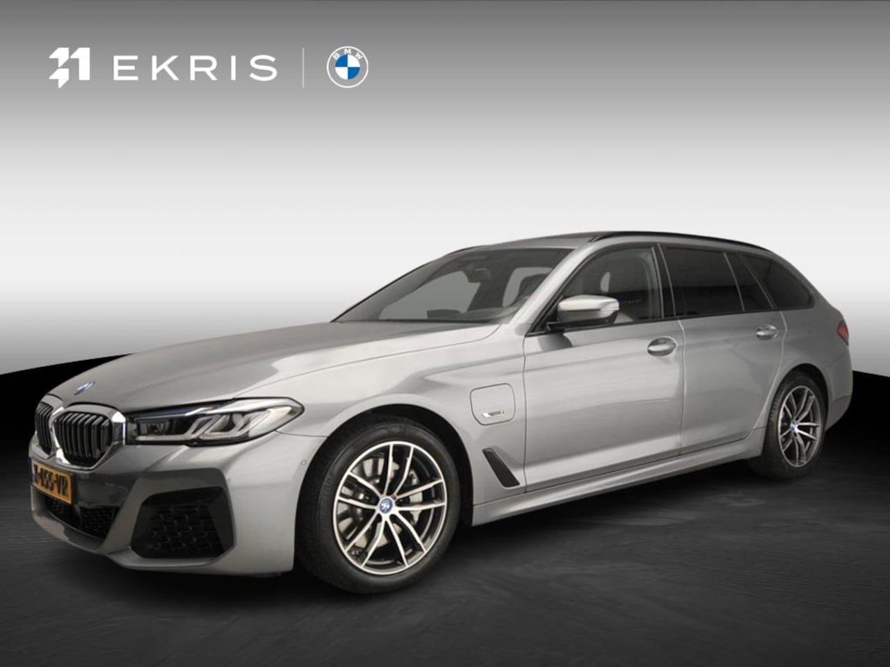 BMW 5-serie Touring - 530e | M-Sportpakket | Laserlicht | Leder | HUD | Active cruise | Trekhaak | Schuifdak | K - AutoWereld.nl