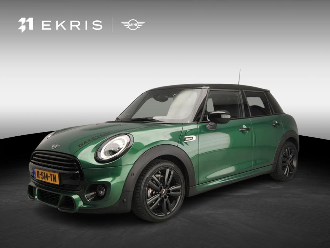 MINI Cooper - 5-deurs JCW Uitvoering / Sportstoelen / LED / Harman-KardonPark Assist / Getint glas / Alu - AutoWereld.nl