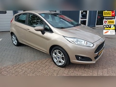 Ford Fiesta - 1.0 Style Ultimate Nieuwe Distributie / Garantie / APK
