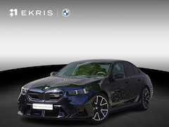 BMW M5 - Sedan Bowers & Wilkins Surround Sound System | Glazen panoramadak | Driving Assistant Prof