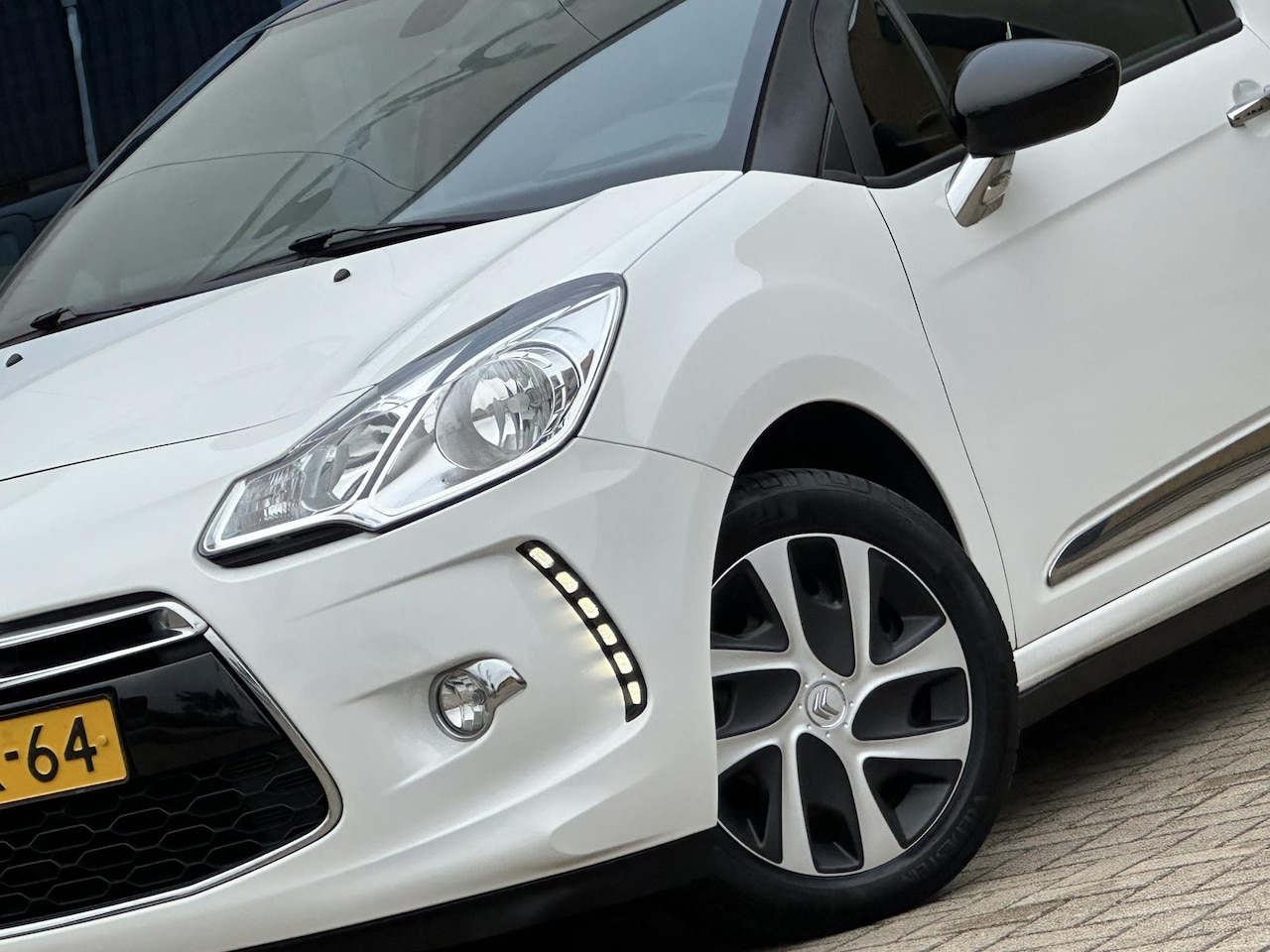 Citroën DS3 Cabrio - 1.2 VTi Chic 1.2 VTi Chic - AutoWereld.nl