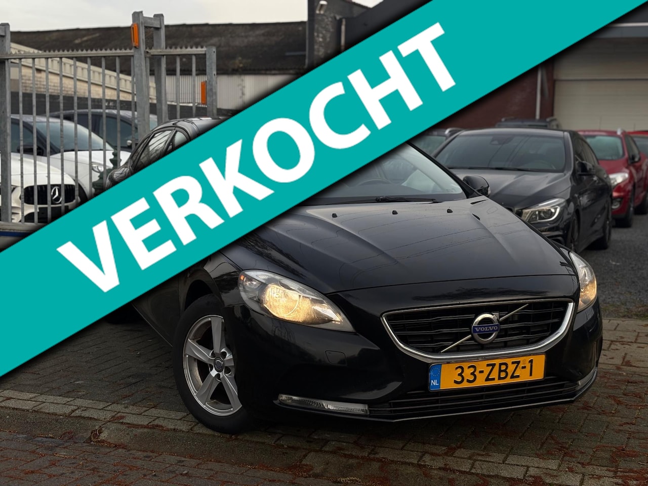 Volvo V40 - 1.6 D2 Kinetic | Navigatie | Trekhaak | A.Camera | Cruise control | - AutoWereld.nl