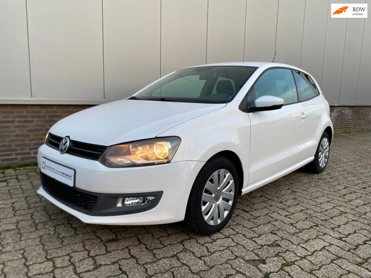 Volkswagen Polo - 1.2 Easyline Stoelverw, Airco, Parkeer sensoren - AutoWereld.nl